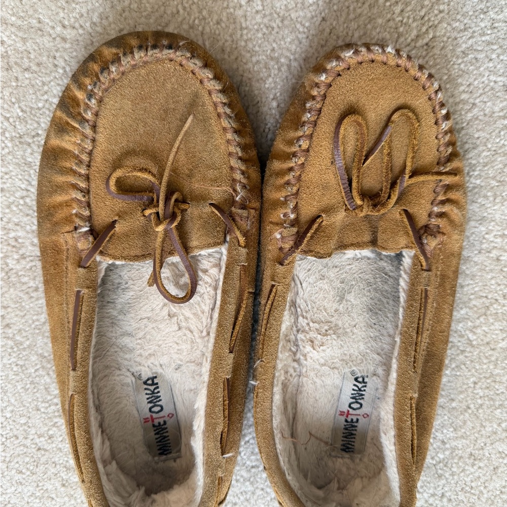 Minnetonka Women’s Tan Moccasins